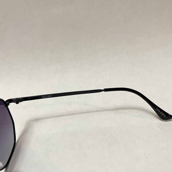 New Quay Australia Big Time Sunglasses Black Smoke Polarized main image 7